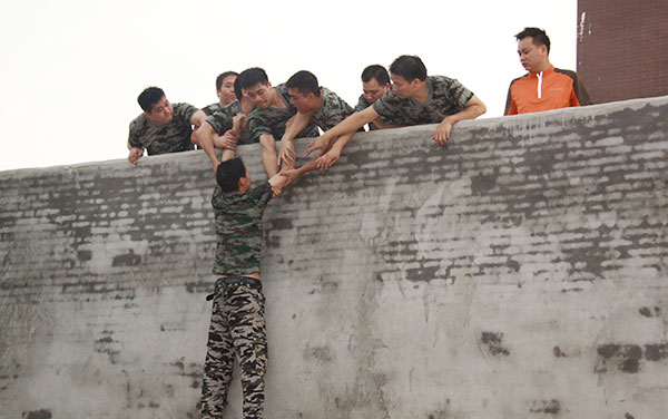 立式注塑機生產(chǎn)廠家